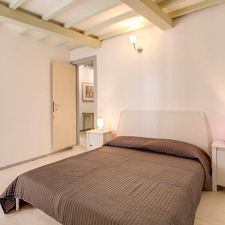 Three Bedroom Apartment Campo Dei Fiori Рим Екстер'єр фото