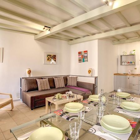 Three Bedroom Apartment Campo Dei Fiori Рим Екстер'єр фото
