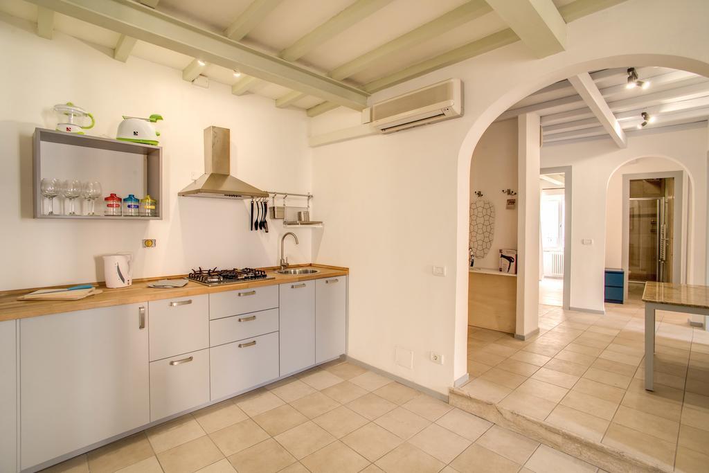 Three Bedroom Apartment Campo Dei Fiori Рим Екстер'єр фото